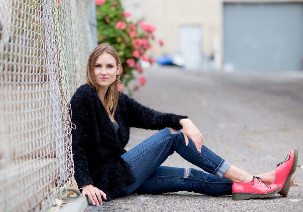 get a manicure before your photo shoot