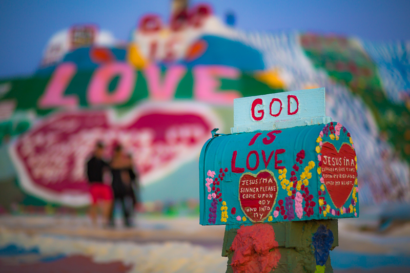 High school senior portrait at Salvation Mountain