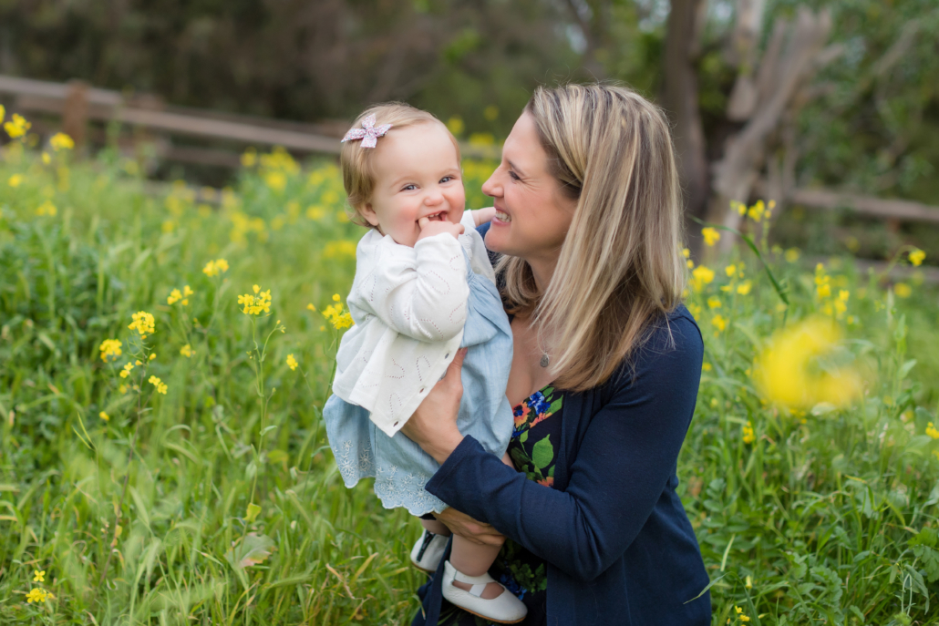 babyportraitsinflowerfield_3