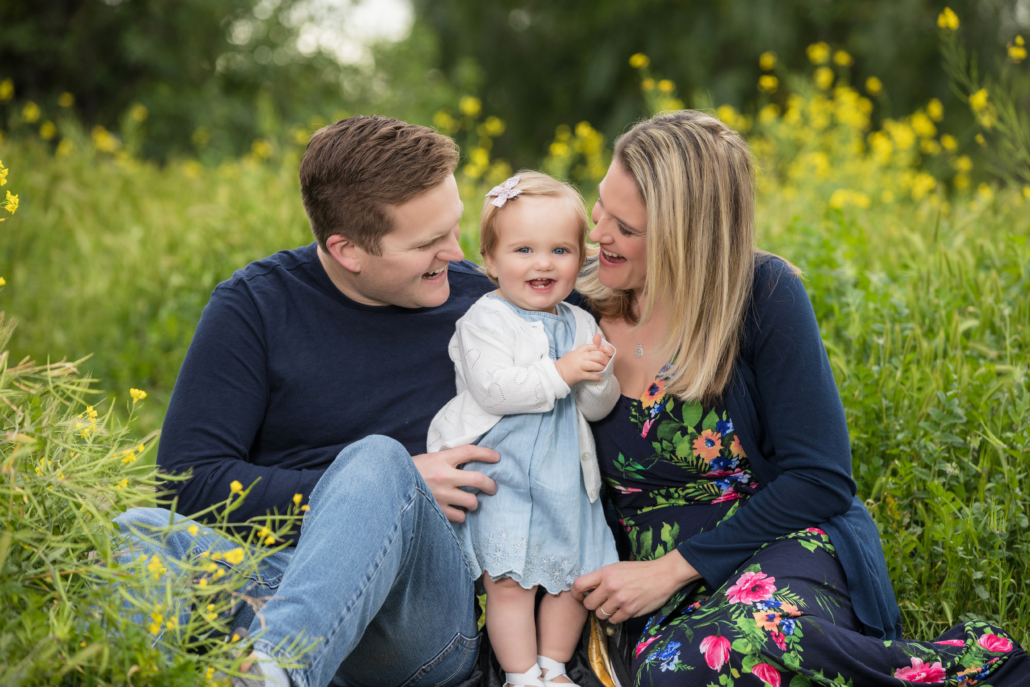 babyportraitsinflowerfield_1